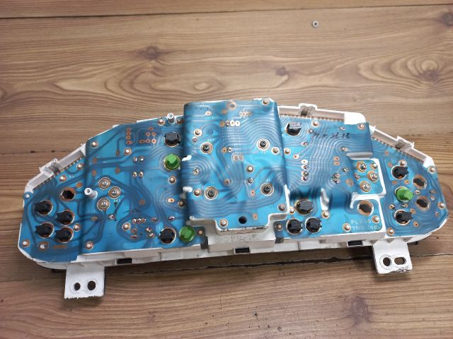 bontott MAZDA 323 Kilométeróra