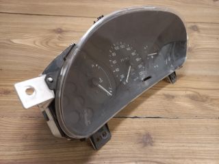 bontott MAZDA 323 Kilométeróra