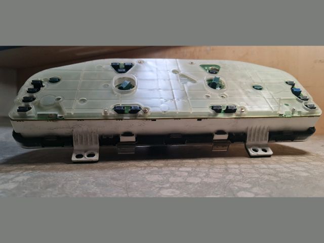 bontott MAZDA 323 Kilométeróra