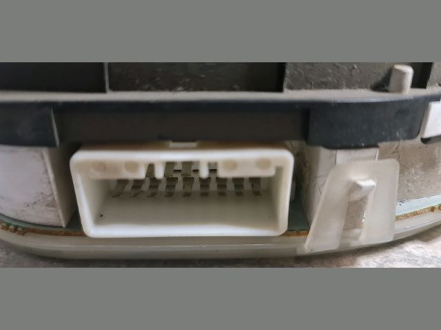 bontott MAZDA 323 Kilométeróra