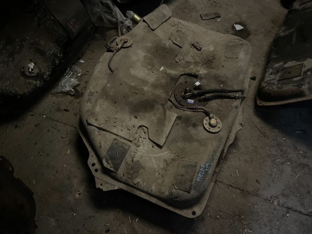 bontott MAZDA 323 Tank