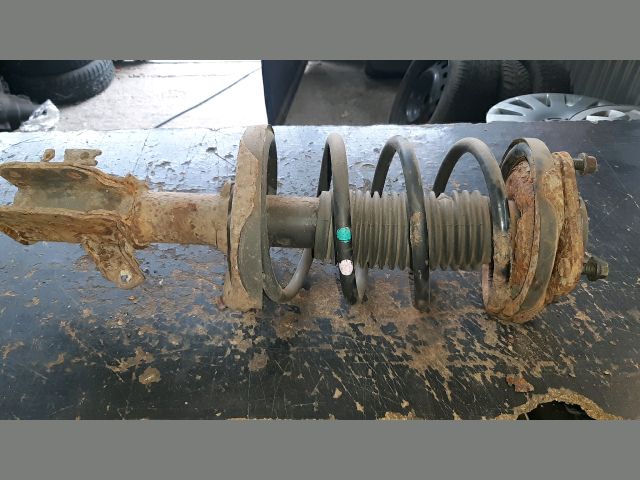 bontott MAZDA 323 Bal első Gólyaláb (Lengécsillapító, Rugó)