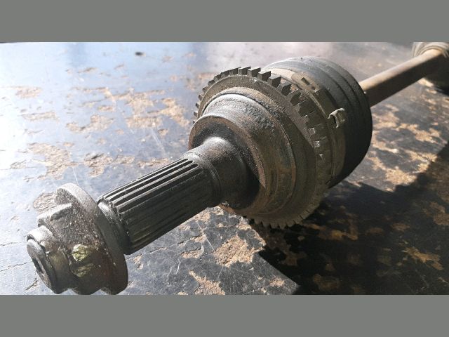 bontott MAZDA 323 Bal Féltengely