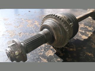 bontott MAZDA 323 Bal Féltengely