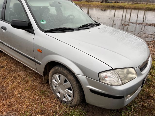 bontott MAZDA 323 Jobb első Féknyereg Munkahengerrel