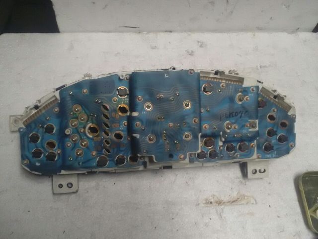 bontott MAZDA 323 Kilométeróra