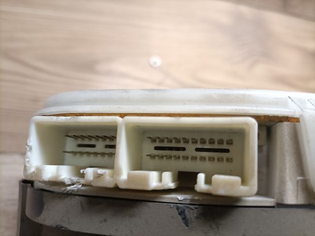 bontott MAZDA 323 Kilométeróra