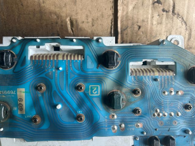 bontott MAZDA 323 Kilométeróra