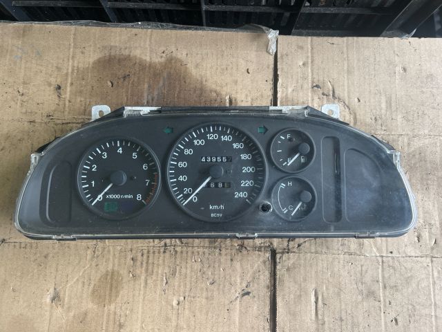 bontott MAZDA 323 Kilométeróra