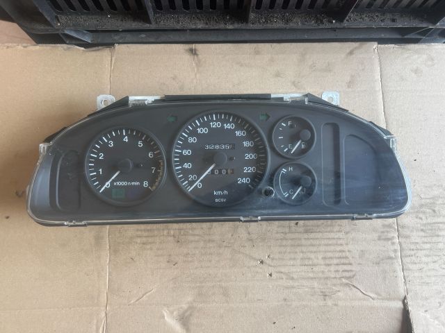 bontott MAZDA 323 Kilométeróra