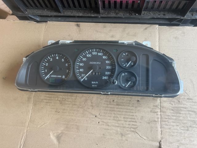 bontott MAZDA 323 Kilométeróra