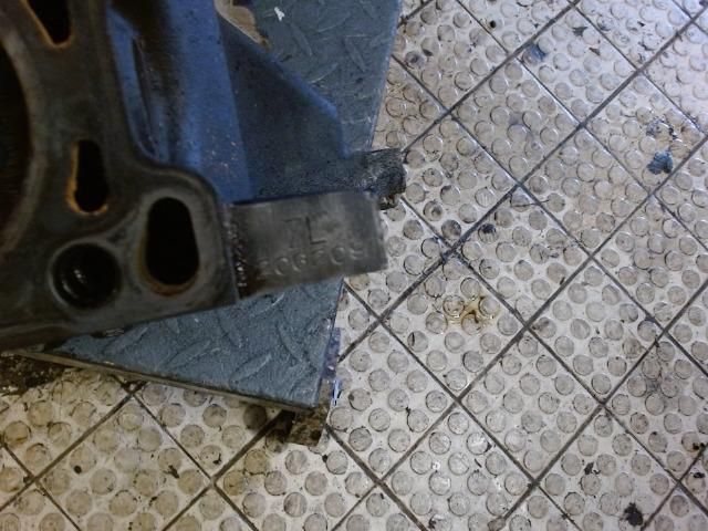 bontott MAZDA 323 Motorblokk (Fűzött)