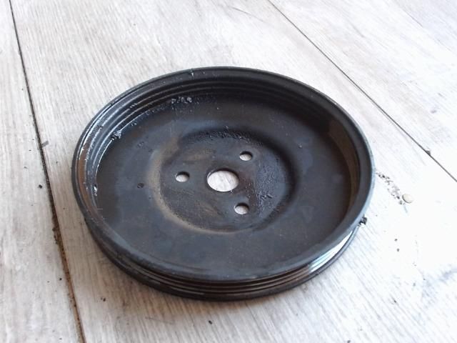 bontott MAZDA 323 Vízpumpa Szíjtárcsa