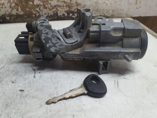 bontott MAZDA 323 Gyújtáskapcsoló Házzal