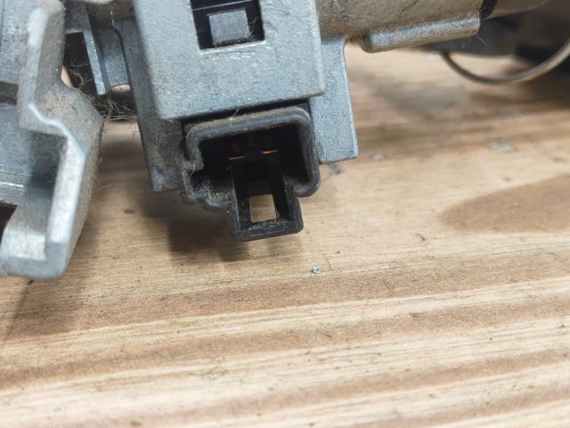 bontott MAZDA 323 Gyújtáskapcsoló Házzal