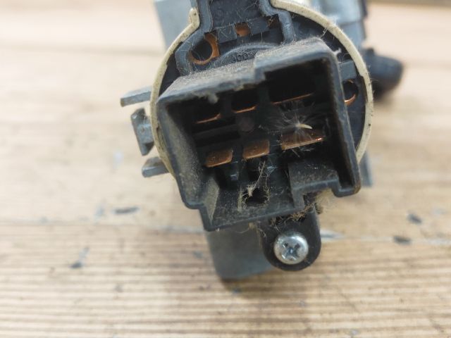 bontott MAZDA 323 Gyújtáskapcsoló Házzal