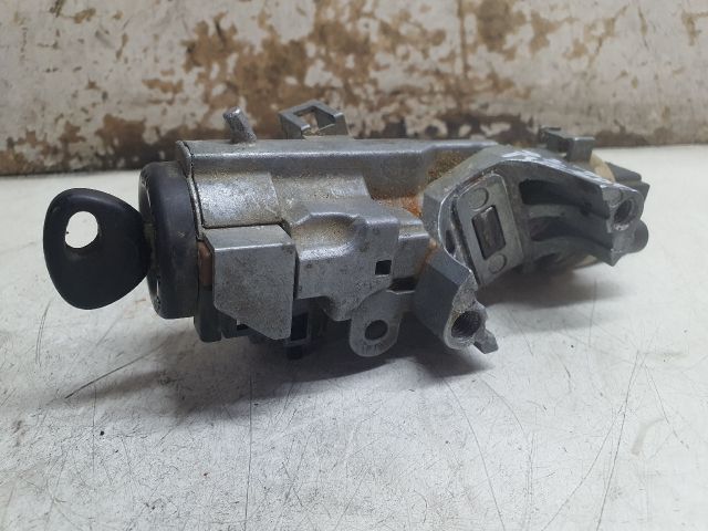 bontott MAZDA 323 Gyújtáskapcsoló Házzal