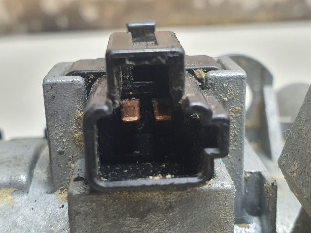 bontott MAZDA 323 Gyújtáskapcsoló Házzal