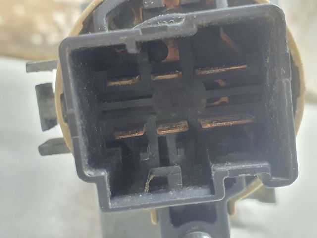 bontott MAZDA 323 Gyújtáskapcsoló Házzal