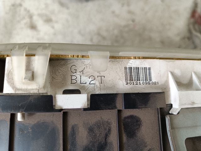 bontott MAZDA 323 Kilométeróra