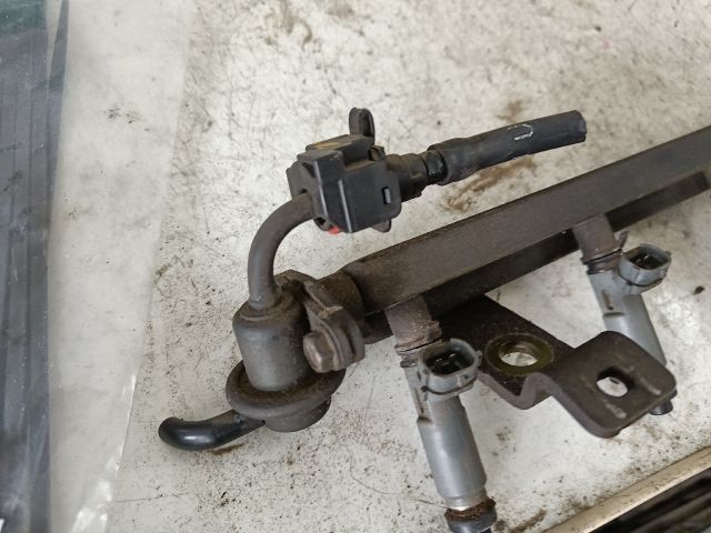 bontott MAZDA 323 Porlasztó Sor / Híd