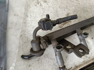 bontott MAZDA 323 Porlasztó Sor / Híd