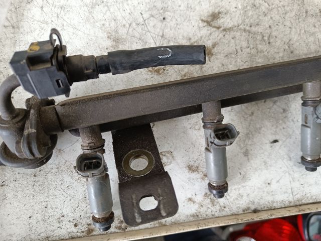 bontott MAZDA 323 Porlasztó Sor / Híd