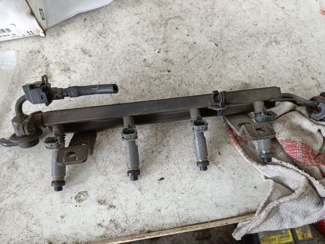 bontott MAZDA 323 Porlasztó Sor / Híd