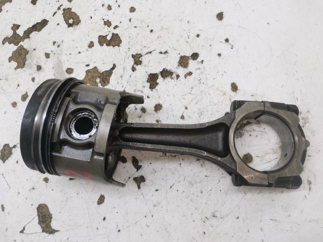 bontott MAZDA 323 Dugattyú és Hajtókar