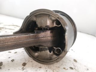 bontott MAZDA 323 Dugattyú és Hajtókar