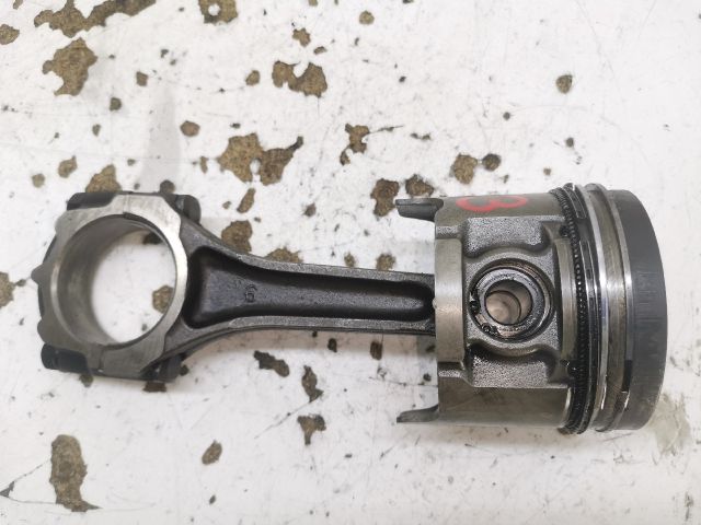 bontott MAZDA 323 Dugattyú és Hajtókar