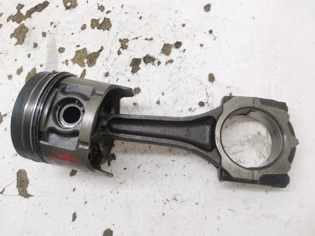 bontott MAZDA 323 Dugattyú és Hajtókar