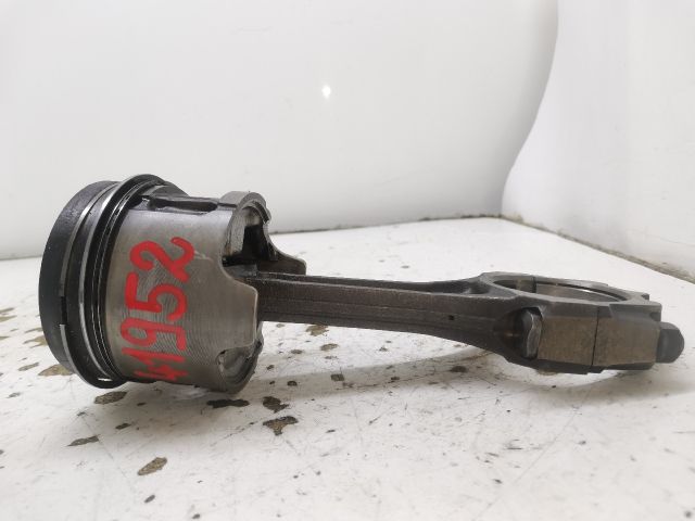 bontott MAZDA 323 Dugattyú és Hajtókar