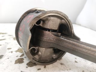 bontott MAZDA 323 Dugattyú és Hajtókar