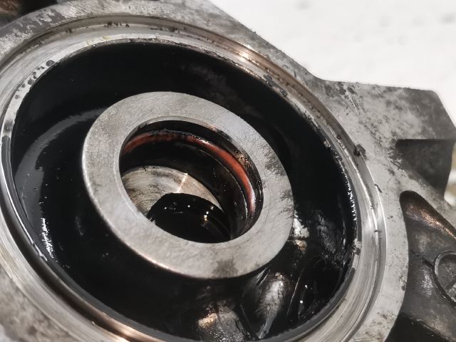 bontott MAZDA 323 Olajhűtő