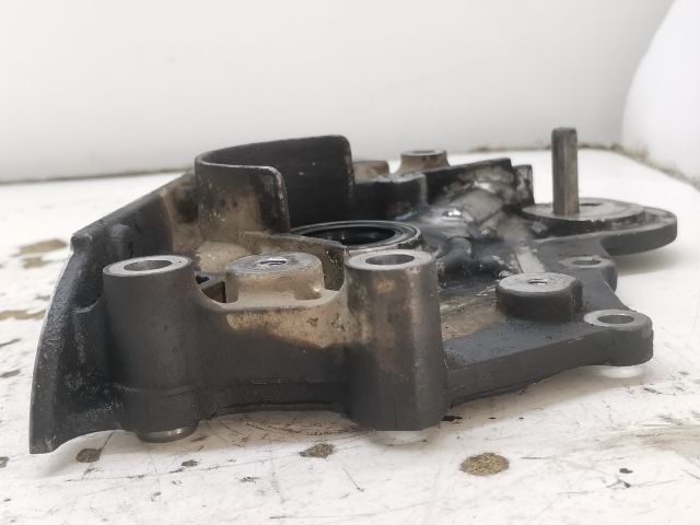 bontott MAZDA 323 Olajszivattyú