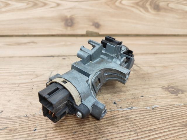 bontott MAZDA 323 Gyújtáskapcsoló Házzal