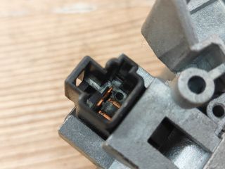 bontott MAZDA 323 Gyújtáskapcsoló Házzal