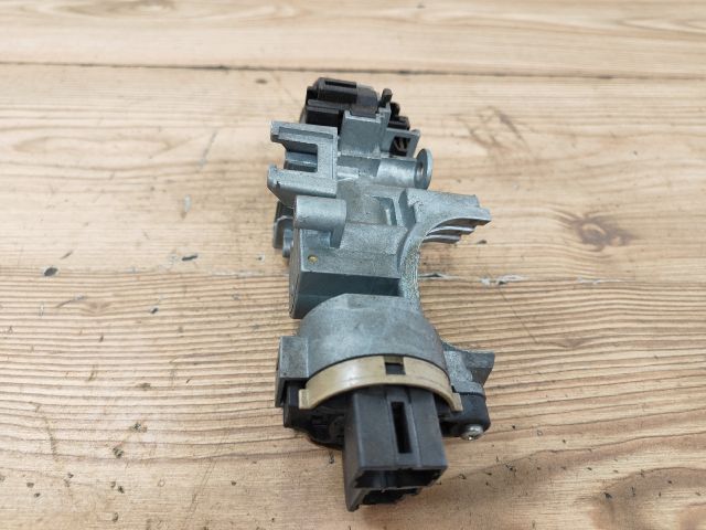 bontott MAZDA 323 Gyújtáskapcsoló Házzal