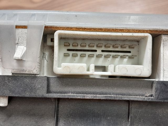 bontott MAZDA 323 Kilométeróra