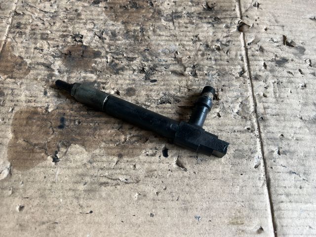 bontott MAZDA 323 Porlasztó (1 db)