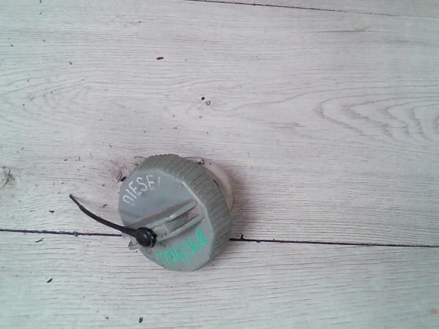 bontott MAZDA 323 Tanksapka