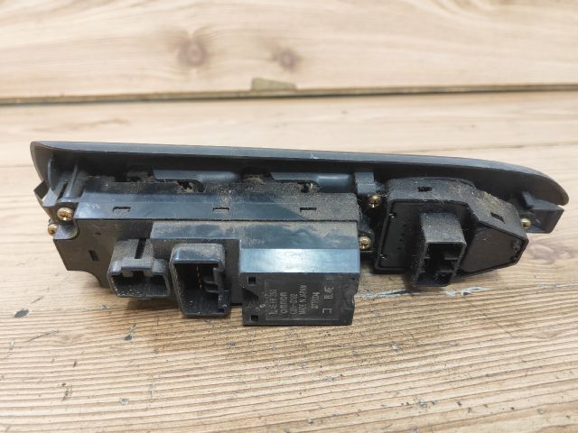 bontott MAZDA 323 Ablakemelő és Tükör Kapcsoló