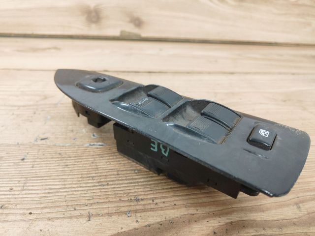 bontott MAZDA 323 Ablakemelő és Tükör Kapcsoló