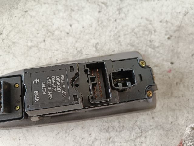 bontott MAZDA 323 Ablakemelő Kapcsoló Négyes / Kettes