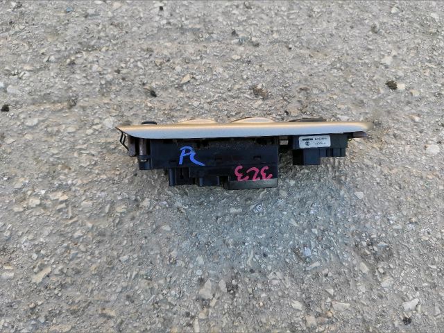 bontott MAZDA 323 Ablakemelő Kapcsoló Négyes / Kettes