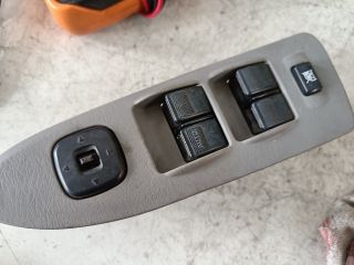 bontott MAZDA 323 Ablakemelő Kapcsoló Négyes / Kettes