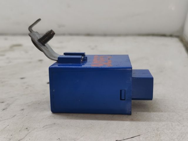 bontott MAZDA 323 Ablaktörlő Relé