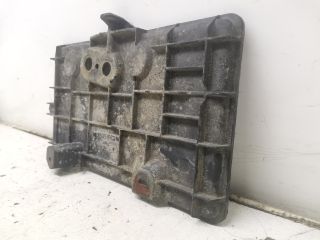 bontott MAZDA 323 Akkumulátor Tartó