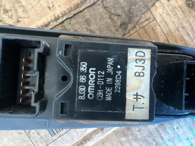 bontott MAZDA 323 Bal első Ablakemelő Kapcsoló